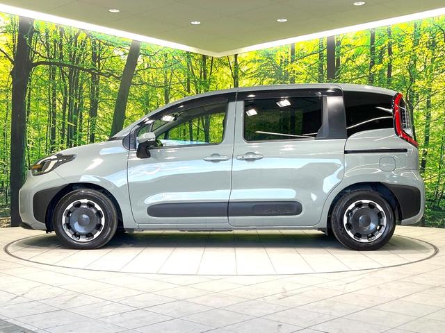 シエンタ ハイブリッドZ 禁煙車 両側電動ドア 純正10.5型ナビ 全周囲カメラ 100V電源 衝突被害軽減システム レーダークルーズ BSM LEDヘッド ドラレコ ETC2.0 オートハイビーム 車線逸脱警報 オートライト(27枚目)