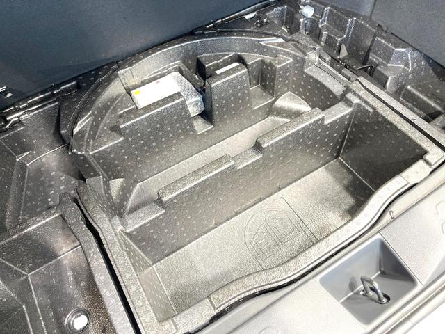 C-HR G 純正9型SDナビ バックカメラ 衝突被害軽減システム レーダークルーズ 禁煙車 レザーシート コーナーセンサー スマートキー LEDヘッド ビルトインETC 純正18インチアルミ オートハイビーム(26枚目)