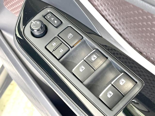 C-HR G 純正9型SDナビ バックカメラ 衝突被害軽減システム レーダークルーズ 禁煙車 レザーシート コーナーセンサー スマートキー LEDヘッド ビルトインETC 純正18インチアルミ オートハイビーム(29枚目)