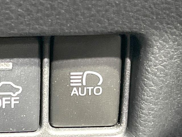 C-HR G 純正9型SDナビ バックカメラ 衝突被害軽減システム レーダークルーズ 禁煙車 レザーシート コーナーセンサー スマートキー LEDヘッド ビルトインETC 純正18インチアルミ オートハイビーム(31枚目)