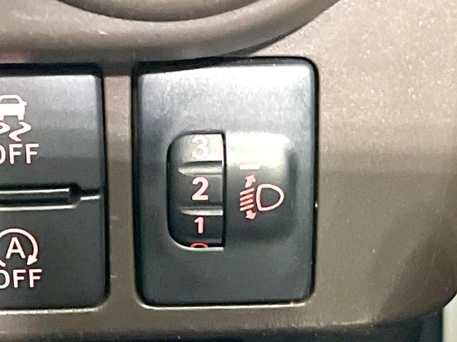 ルーミー X 電動スライドドア 純正SDナビ バックカメラ 衝突被害軽減システム 禁煙車 コーナーセンサー スマートキー LEDヘッド ビルトインETC オートライト Bluetooth CD 地デジ(31枚目)