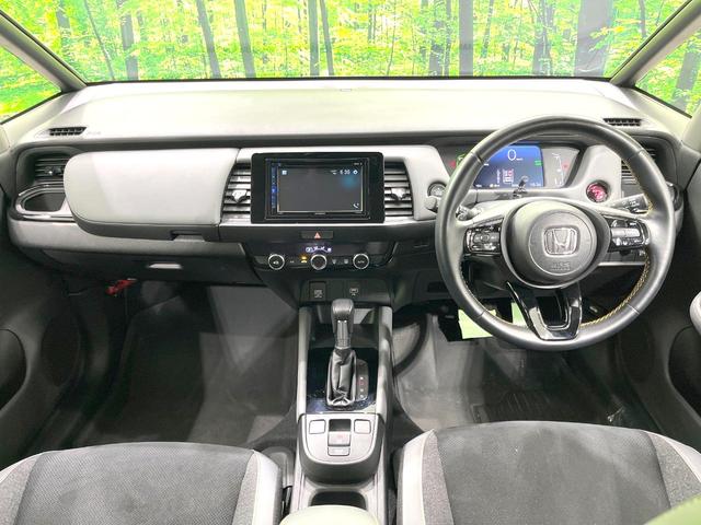 フィット e:HEV RS ディスプレイオーディオ バックカメラ 衝突被害軽減システム 禁煙車 レーダークルーズコントロール ドラレコ コーナーセンサー スマートキー LEDヘッド ETC 純正16インチアルミ オートライト(2枚目)