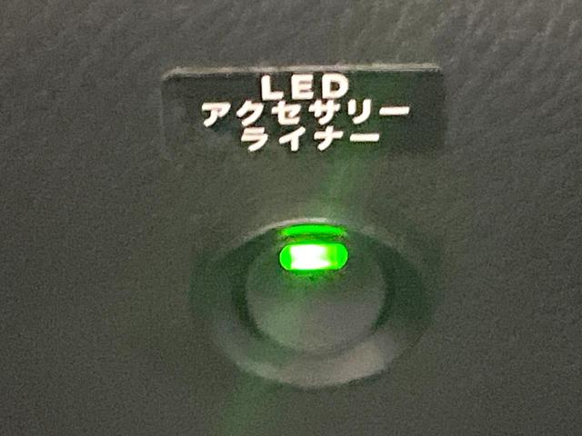 フォレスター ２．０ＸＴ　アイサイト　４ＷＤ　ターボ　ＳＤナビ　バックカメラ　アイサイト　レーダークルーズ　禁煙車　スマートキー　ＨＩＤヘッド　ビルトインＥＴＣ　純正１８インチアルミ　前席パワーシート　前席シートヒーター　デュアルエアコン（34枚目）