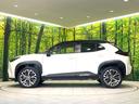 ハイブリッドＺ　純正８型ディスプレイオーディオ　ナビキット　全周囲カメラ　セーフティセンス　レーダークルーズ　禁煙車　２トーンカラー　ハーフレザーシート　パワーシート　ドラレコ　コーナーセンサー　ＬＥＤヘッド　ＥＴＣ（24枚目）