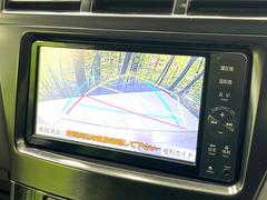 【バックカメラ】駐車時に後方がリアルタイム映像で確認できます。大型商業施設や立体駐車場での駐車時や、夜間のバック時に大活躍！運転スキルに関わらず、今や必須となった装備のひとつです！ 4