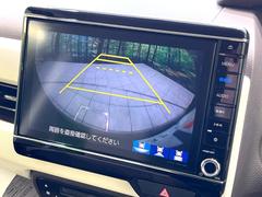 【バックカメラ】駐車時に後方がリアルタイム映像で確認できます。大型商業施設や立体駐車場での駐車時や、夜間のバック時に大活躍！運転スキルに関わらず、今や必須となった装備のひとつです！ 4