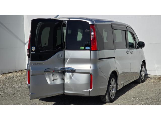ステップワゴン Ｇ　ＥＴＣ　バックカメラ　ナビ　オートクルーズコントロール　両側電動スライドドア　スマートキー　電動格納ミラー　３列シート　ウォークスルー　ＣＶＴ　ＣＤ　ＵＳＢ　盗難防止システム　衝突安全ボディ　ＡＢＳ（16枚目）