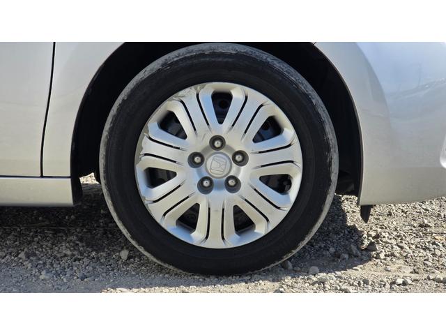 ステップワゴン Ｇ　ＥＴＣ　バックカメラ　ナビ　オートクルーズコントロール　両側電動スライドドア　スマートキー　電動格納ミラー　３列シート　ウォークスルー　ＣＶＴ　ＣＤ　ＵＳＢ　盗難防止システム　衝突安全ボディ　ＡＢＳ（20枚目）