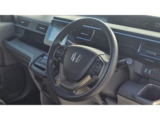 ステップワゴン Ｇ　ＥＴＣ　バックカメラ　ナビ　オートクルーズコントロール　両側電動スライドドア　スマートキー　電動格納ミラー　３列シート　ウォークスルー　ＣＶＴ　ＣＤ　ＵＳＢ　盗難防止システム　衝突安全ボディ　ＡＢＳ（22枚目）