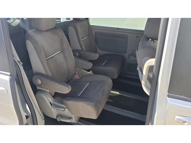 ステップワゴン Ｇ　ＥＴＣ　バックカメラ　ナビ　オートクルーズコントロール　両側電動スライドドア　スマートキー　電動格納ミラー　３列シート　ウォークスルー　ＣＶＴ　ＣＤ　ＵＳＢ　盗難防止システム　衝突安全ボディ　ＡＢＳ（37枚目）