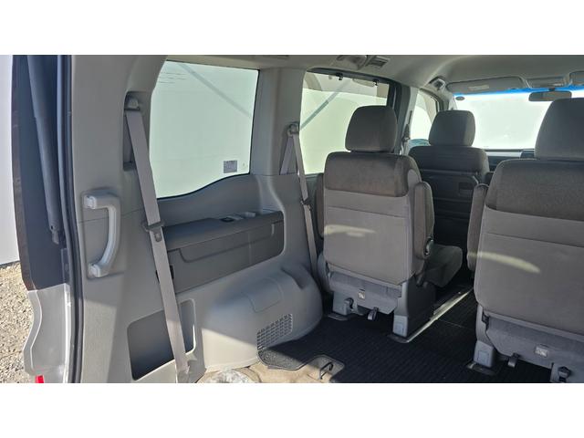 ステップワゴン Ｇ　ＥＴＣ　バックカメラ　ナビ　オートクルーズコントロール　両側電動スライドドア　スマートキー　電動格納ミラー　３列シート　ウォークスルー　ＣＶＴ　ＣＤ　ＵＳＢ　盗難防止システム　衝突安全ボディ　ＡＢＳ（40枚目）