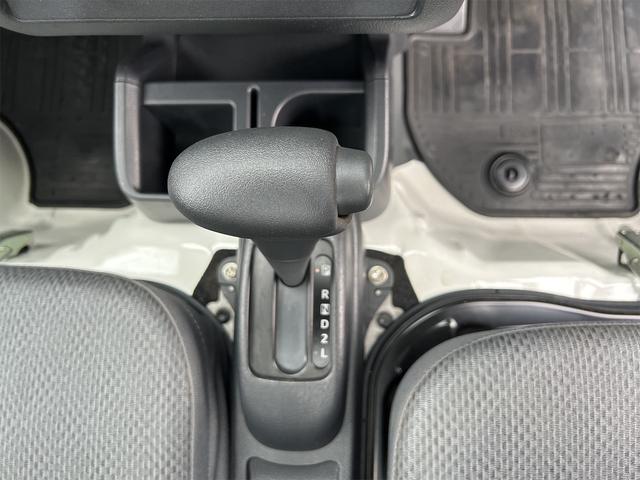 ハイゼットトラック 　４ＷＤ　ＡＴ　エアコン　パワーステアリング　運転席エアバッグ　ＣＤ（12枚目）