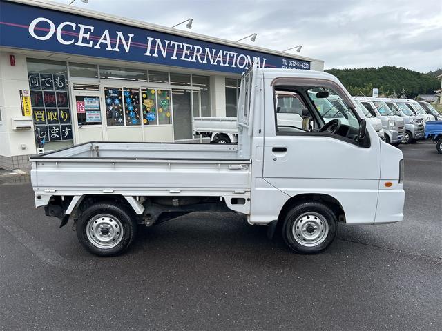 サンバートラック ＴＢ　４ＷＤ　軽トラック　ＭＴ　ナビ　エアコン　運転席エアバッグ（4枚目）