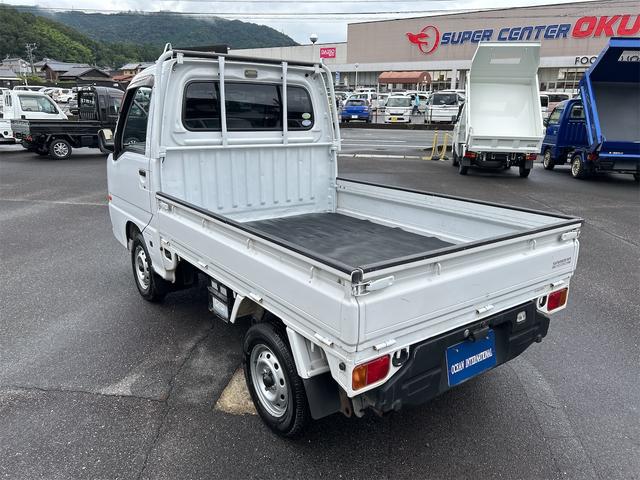 サンバートラック ＴＢ　４ＷＤ　軽トラック　ＭＴ　ナビ　エアコン　運転席エアバッグ（7枚目）