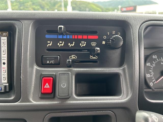 サンバートラック ＴＢ　４ＷＤ　軽トラック　ＭＴ　ナビ　エアコン　運転席エアバッグ（16枚目）