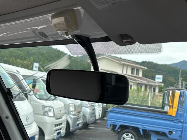 サンバートラック ＴＢ　４ＷＤ　軽トラック　ＭＴ　ナビ　エアコン　運転席エアバッグ（28枚目）