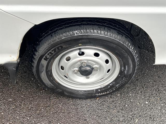 サンバートラック ＴＢ　４ＷＤ　軽トラック　ＭＴ　ナビ　エアコン　運転席エアバッグ（39枚目）
