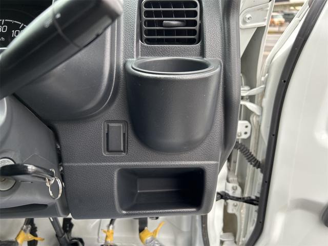 スーパーキャリイ Ｘ　４ＷＤ　軽トラック　ＭＴ　ナビ　キーレスエントリー　エアコン　パワーステアリング　パワーウィンドウ　運転席エアバッグ　助手席エアバッグ（26枚目）