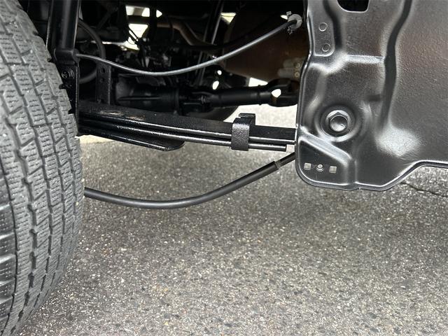 スーパーキャリイ Ｘ　４ＷＤ　軽トラック　ＭＴ　ナビ　キーレスエントリー　エアコン　パワーステアリング　パワーウィンドウ　運転席エアバッグ　助手席エアバッグ（43枚目）