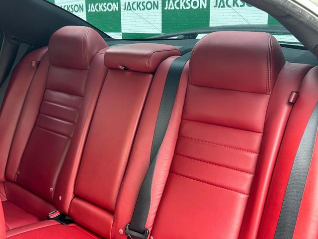 ダッジ・チャージャー Ｒ／Ｔ　サンルーフ　赤革　パワーシート　ＳＲＴ８仕様　社外マフラー　新車並行（41枚目）