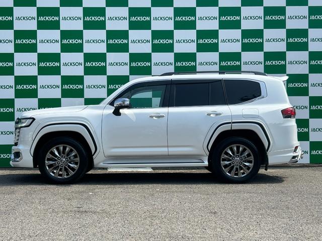 TOYOTA LAND CRUISER ZX | 2023 | WHITE | 17000 km | details TOYOTA LAND CRUISER ZX | 2023 | WHITE | 17000 km | details