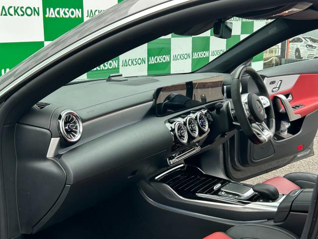ＣＬＡクラス シューティングブレーク ＣＬＡ４５　Ｓ　４マチック＋　シューティングブレーク　パノラマルーフ　パフォーマンスシート　アドバンスパッケージ　赤黒革　ＴＶ　ブルートゥース　アンビエントライト　パドルシフト　純正ホイール　ＡＭＧエグゾーストシステム（17枚目）