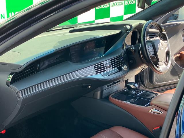ＬＳ ＬＳ５００ｈ　エグゼクティブ　マークレビンソン　茶革　３眼ヘッドライト　リアエンターテインメントシステム　パノラミックビューモニター　Ｂｌｕｅｔｏｏｔｈ　ＴＶ　ＨＵＤ　後席モニター　前席シートＨ　シートクーラー　電動リアゲート（25枚目）