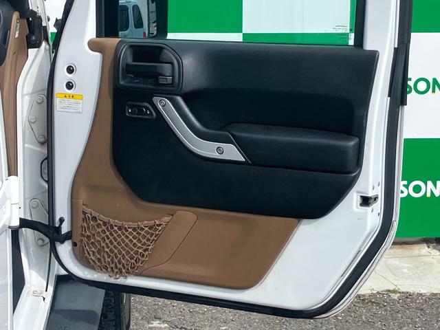 ジープ・ラングラーアンリミテッド サハラ　茶革　ルーフラック　社外ＡＷ　シートヒーター　社外ナビ　Ｂｌｕｅｔｏｏｔｈ　ＴＶ　クルーズコントロール　バックカメラ（20枚目）