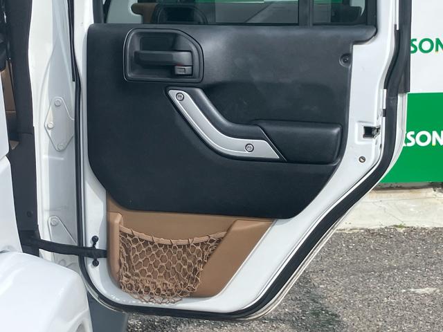 ジープ・ラングラーアンリミテッド サハラ　茶革　ルーフラック　社外ＡＷ　シートヒーター　社外ナビ　Ｂｌｕｅｔｏｏｔｈ　ＴＶ　クルーズコントロール　バックカメラ（21枚目）