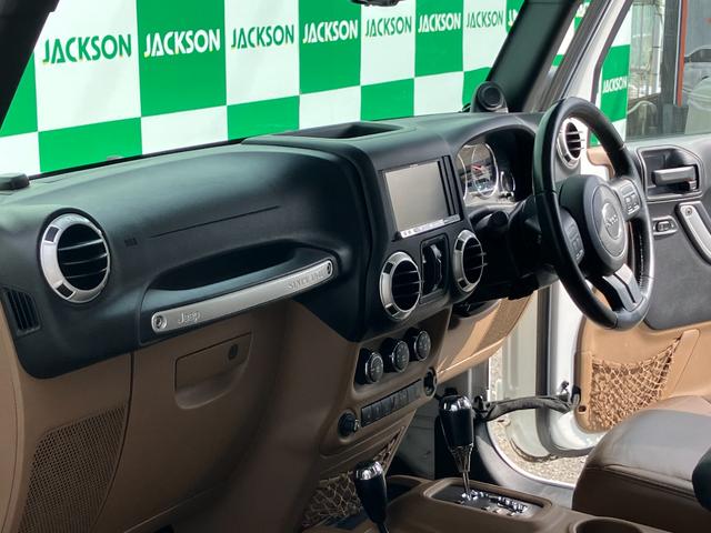ジープ・ラングラーアンリミテッド サハラ　茶革　ルーフラック　社外ＡＷ　シートヒーター　社外ナビ　Ｂｌｕｅｔｏｏｔｈ　ＴＶ　クルーズコントロール　バックカメラ（61枚目）