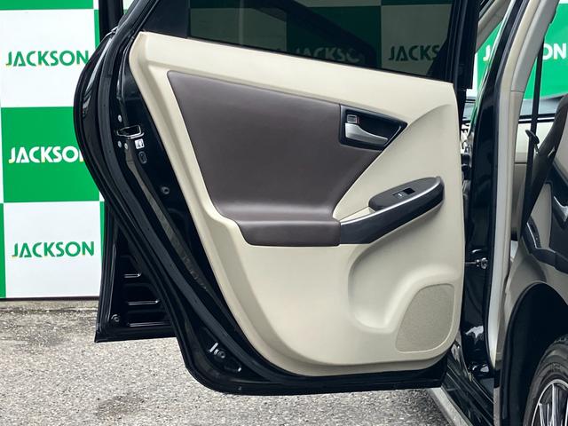 プリウス Ｓマイコーデ　純正ナビ　Ｂｌｕｅｔｏｏｔｈ　ＴＶ　バックカメラ　ＥＴＣ　レザーシート　社外ＡＷ　キーレス　ＨＩＤヘッドライト　ユーザー買取（19枚目）