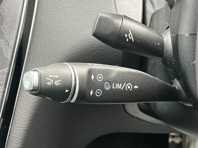 Ｃクラス Ｃ１８０カブリオレスポーツ　赤幌　電動オープン　純正ナビ　バックカメラ　Ｂｌｕｅｔｏｏｔｈ　ＬＥＤヘッドライト　純正１９ＡＷ　黒革　メモリー付きパワーシート　シートヒーター　レーンキープアシスト　ＥＴＣ　パドルシフト（39枚目）