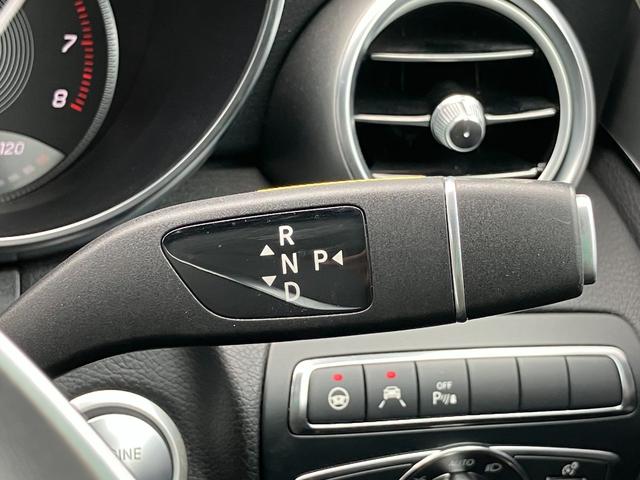 Ｃクラス Ｃ１８０カブリオレスポーツ　赤幌　電動オープン　純正ナビ　バックカメラ　Ｂｌｕｅｔｏｏｔｈ　ＬＥＤヘッドライト　純正１９ＡＷ　黒革　メモリー付きパワーシート　シートヒーター　レーンキープアシスト　ＥＴＣ　パドルシフト（40枚目）