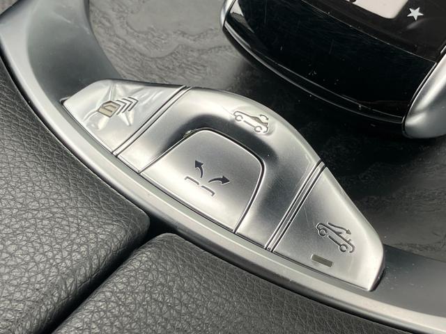 Ｃクラス Ｃ１８０カブリオレスポーツ　赤幌　電動オープン　純正ナビ　バックカメラ　Ｂｌｕｅｔｏｏｔｈ　ＬＥＤヘッドライト　純正１９ＡＷ　黒革　メモリー付きパワーシート　シートヒーター　レーンキープアシスト　ＥＴＣ　パドルシフト（57枚目）