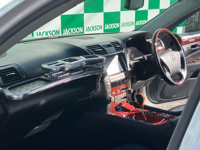 LS LS460 Iパッケージ 後期600h仕様 エイムゲインエアロ サンルーフ マークレビンソン イージークローザー シートヒーター ベンチレーション パワーシート バックカメラ カールソンAW(21枚目)