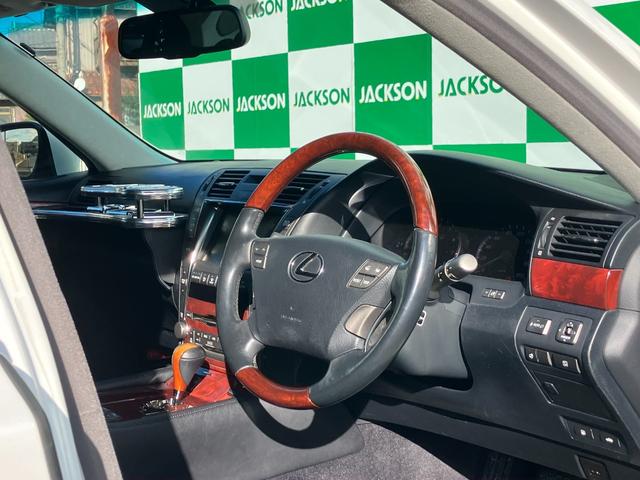 LS LS460 Iパッケージ 後期600h仕様 エイムゲインエアロ サンルーフ マークレビンソン イージークローザー シートヒーター ベンチレーション パワーシート バックカメラ カールソンAW(22枚目)