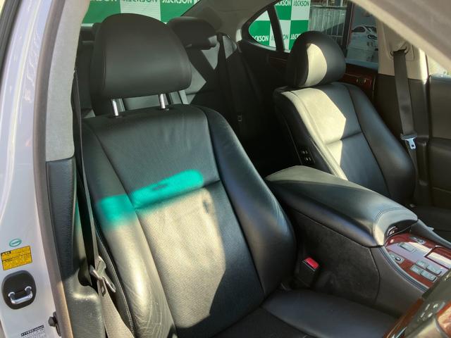 LS LS460 Iパッケージ 後期600h仕様 エイムゲインエアロ サンルーフ マークレビンソン イージークローザー シートヒーター ベンチレーション パワーシート バックカメラ カールソンAW(42枚目)