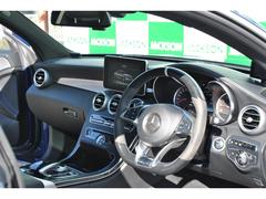 毎回座るフロントシート。運転席は必ず使用する部分ですので、座り心地が重要です！ 2