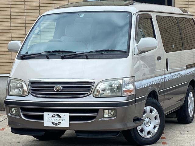 ハイエースワゴン スーパーカスタムＧ　トリプルムーンルーフ　１００系最終後期型　実走行３．７万キロ　純正専用レースカバー　２列目回転シート　デュアルエアコン（後席）　ＥＴＣ　１００Ｖ電源×２　イージークローザースライドドア　トリプルルーフ　電格ドアミラー　リアフィルム　大型蛍光灯（2枚目）