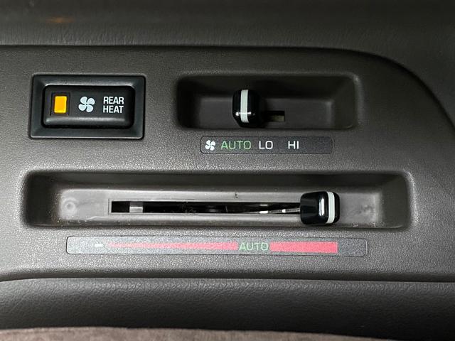 ハイエースワゴン スーパーカスタムＧ　トリプルムーンルーフ　１００系最終後期型　実走行３．７万キロ　純正専用レースカバー　２列目回転シート　デュアルエアコン（後席）　ＥＴＣ　１００Ｖ電源×２　イージークローザースライドドア　トリプルルーフ　電格ドアミラー　リアフィルム　大型蛍光灯（34枚目）