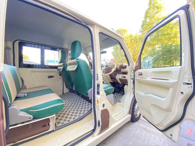 エブリイ ＰＡ　ハイルーフ　フレンチバス仕様　オートマ車　軽自動車　フレンチバス仕様　アイブロー付　内外装カスタム　レトロバス　両側スライドドア　革調シートカバー　メモリーナビ　地デジＴＶ　Ｂｌｕｅｔｏｏｔｈ音楽　ＥＴＣ　移動販売車　キャルカスタム　軽自動車　オートマ（9枚目）