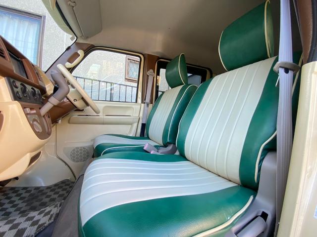 エブリイ ＰＡ　ハイルーフ　フレンチバス仕様　オートマ車　軽自動車　フレンチバス仕様　アイブロー付　内外装カスタム　レトロバス　両側スライドドア　革調シートカバー　メモリーナビ　地デジＴＶ　Ｂｌｕｅｔｏｏｔｈ音楽　ＥＴＣ　移動販売車　キャルカスタム　軽自動車　オートマ（25枚目）