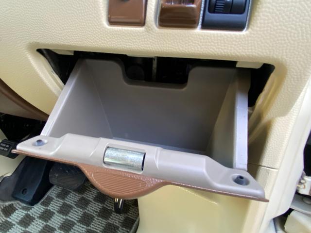 エブリイ ＰＡ　ハイルーフ　フレンチバス仕様　オートマ車　軽自動車　フレンチバス仕様　アイブロー付　内外装カスタム　レトロバス　両側スライドドア　革調シートカバー　メモリーナビ　地デジＴＶ　Ｂｌｕｅｔｏｏｔｈ音楽　ＥＴＣ　移動販売車　キャルカスタム　軽自動車　オートマ（27枚目）