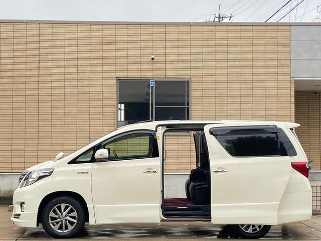 アルファードハイブリッド ＳＲプレミアムシートパッケージ　後期型　ハイブリット　４ＷＤ　サンルーフ　専用黒革　ケンスタイルエアロ　メーカーナビ　リアエンターテイメント　バックカメラ　ＴＶ　ＣＤ／ＤＶＤ　ＢＴ音楽　ＥＴＣ　プレミアムサウンド　両側パワスラ　パワーバックドア　純正フロアマット（36枚目）
