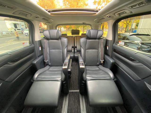 アルファード ２．５ＳＣパッケージ　後期型　サンルーフ　黒革シート　読書灯　３眼ＬＥＤヘッドライト（前後シーケンシャル）　アルパインＢＩＧ－Ｘ１１ナビ／大型後席モニター　Ｂカメラ　ＴＶ　ＤＶＤ　ＢＴ音楽　ＥＴＣ　両側パワスラ　パワーバックドア　１００Ｖ電源　後席シートヒーター（22枚目）