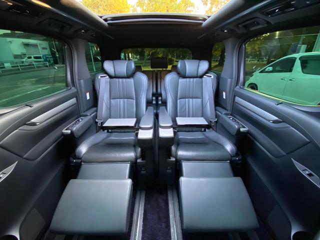 ヴェルファイア ３．５エグゼクティブラウンジＺ　サンルーフ　黒革　モデリスタ　フルエアロ／２０インチＡＷ／２本出マフラー　３眼ＬＥＤヘッド　メーカーナビ　リアエンターテイメント　ＪＢＬサウンド　パノラミックビューモニター　ＴＶ　ＣＤ／ＤＶＤ　ＢＴ音楽　ＥＴＣ　人気の安全装備（11枚目）