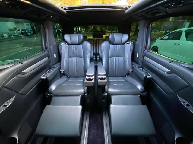 ヴェルファイア ３．５エグゼクティブラウンジＺ　サンルーフ　黒革　モデリスタ　フルエアロ／２０インチＡＷ／２本出マフラー　３眼ＬＥＤヘッド　メーカーナビ　リアエンターテイメント　ＪＢＬサウンド　パノラミックビューモニター　ＴＶ　ＣＤ／ＤＶＤ　ＢＴ音楽　ＥＴＣ　人気の安全装備（23枚目）