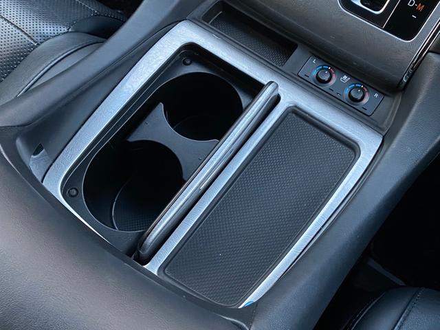 ヴェルファイア ３．５エグゼクティブラウンジＺ　サンルーフ　黒革　モデリスタ　フルエアロ／２０インチＡＷ／２本出マフラー　３眼ＬＥＤヘッド　メーカーナビ　リアエンターテイメント　ＪＢＬサウンド　パノラミックビューモニター　ＴＶ　ＣＤ／ＤＶＤ　ＢＴ音楽　ＥＴＣ　人気の安全装備（59枚目）