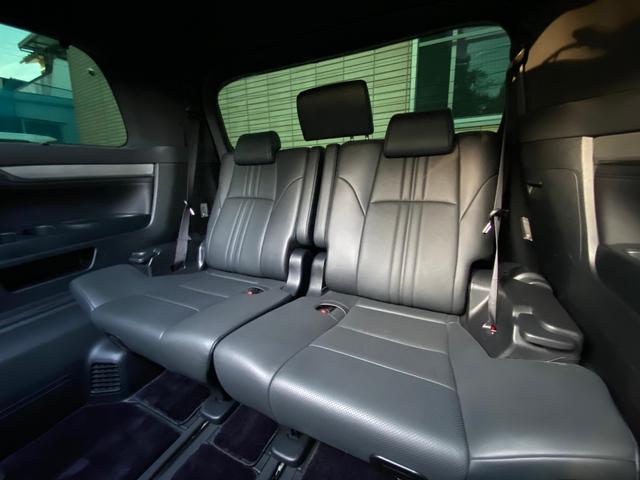 ヴェルファイア ３．５エグゼクティブラウンジＺ　サンルーフ　黒革　モデリスタ　フルエアロ／２０インチＡＷ／２本出マフラー　３眼ＬＥＤヘッド　メーカーナビ　リアエンターテイメント　ＪＢＬサウンド　パノラミックビューモニター　ＴＶ　ＣＤ／ＤＶＤ　ＢＴ音楽　ＥＴＣ　人気の安全装備（63枚目）