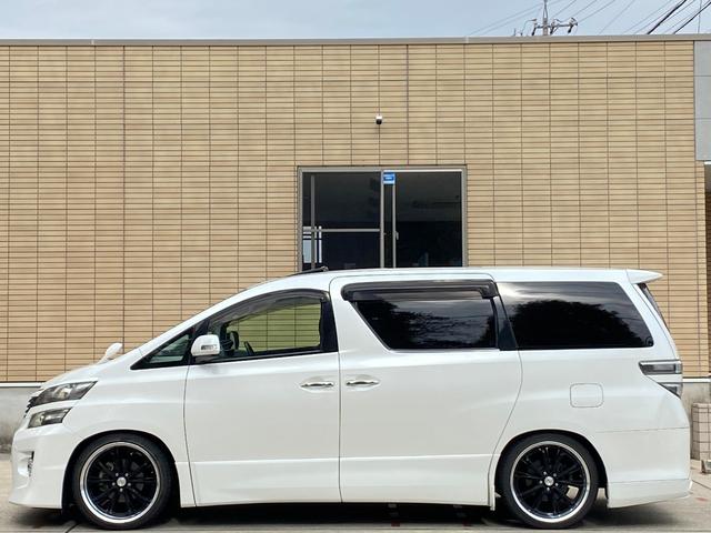 ヴェルファイア ３．５ＺＧエディション後期　サンルーフ　エグゼクティブシート　アドミレイションエアロ　マーベリック２０インチＡＷ　マフラー　ＴＥＩＮ車高調　メーカーナビ　リアエンターテイメント　バックカメラ　ＴＶ　ＣＤ／ＤＶＤ　ＢＴ音楽　ＥＴＣ　両側パワスラ　パワーバックドア（9枚目）